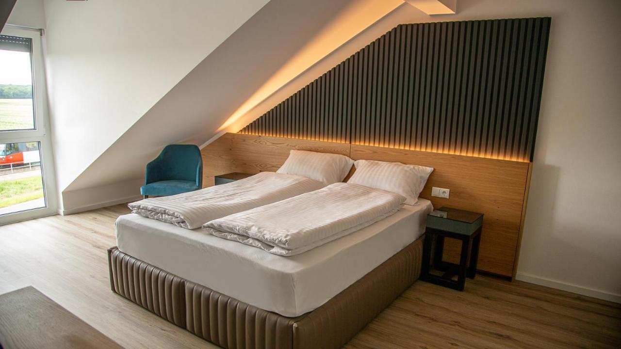 Rheinapart Hotel Und Boardinghouse Борнґайм Екстер'єр фото